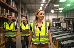website_large-ai-generated_ro_female-supply-chain-worker_rai-32_gem_1.jpg