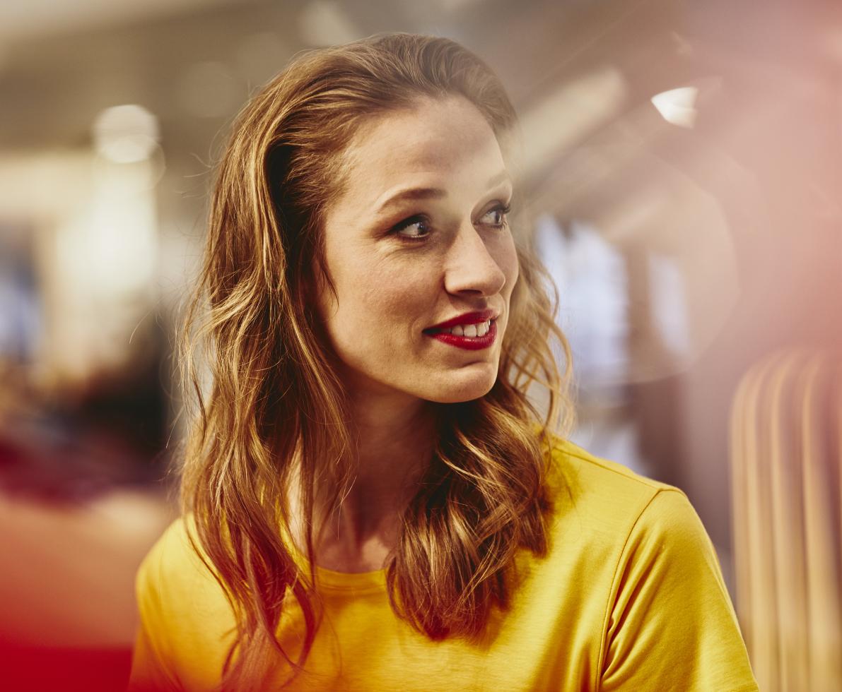 femme souriante