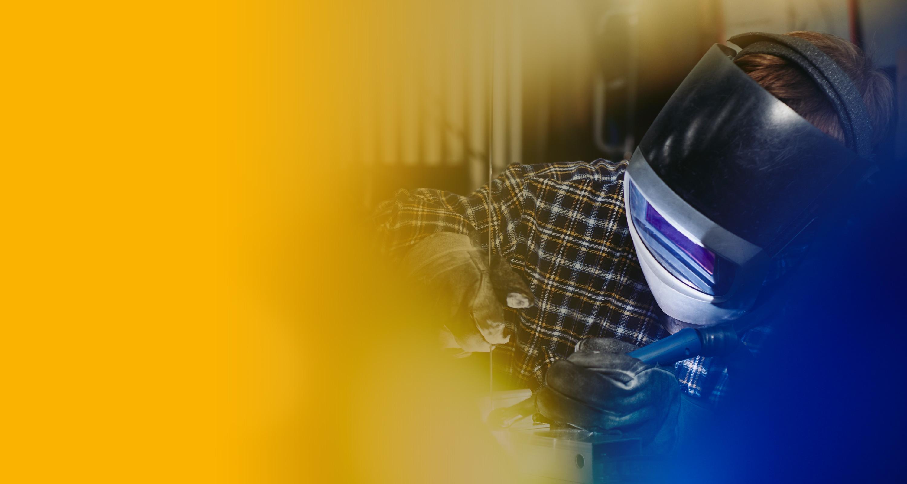 homme dans l'industrie